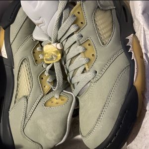 JADE JORDAN 5 FOR SALE WORN ONCE CONDITION 10/10